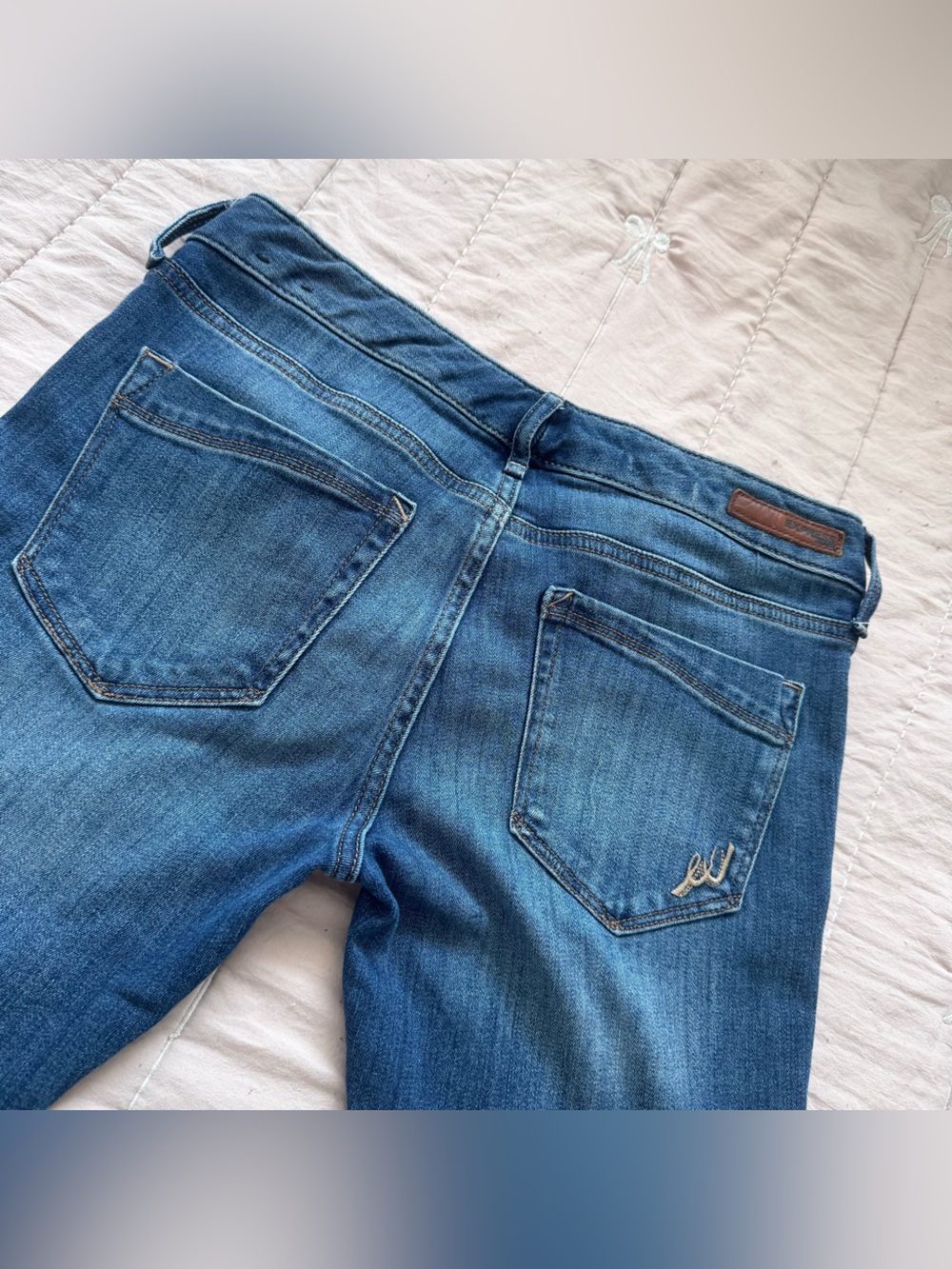Express Low Rise Bootcut Jeans - Picture 4 of 8